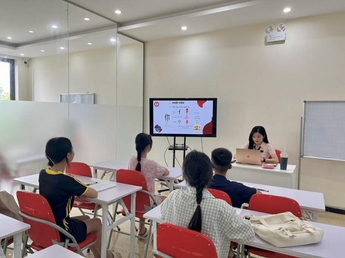 Đội ngũ giáo viên song ngữ giàu kinh nghiệm và chuyên môn